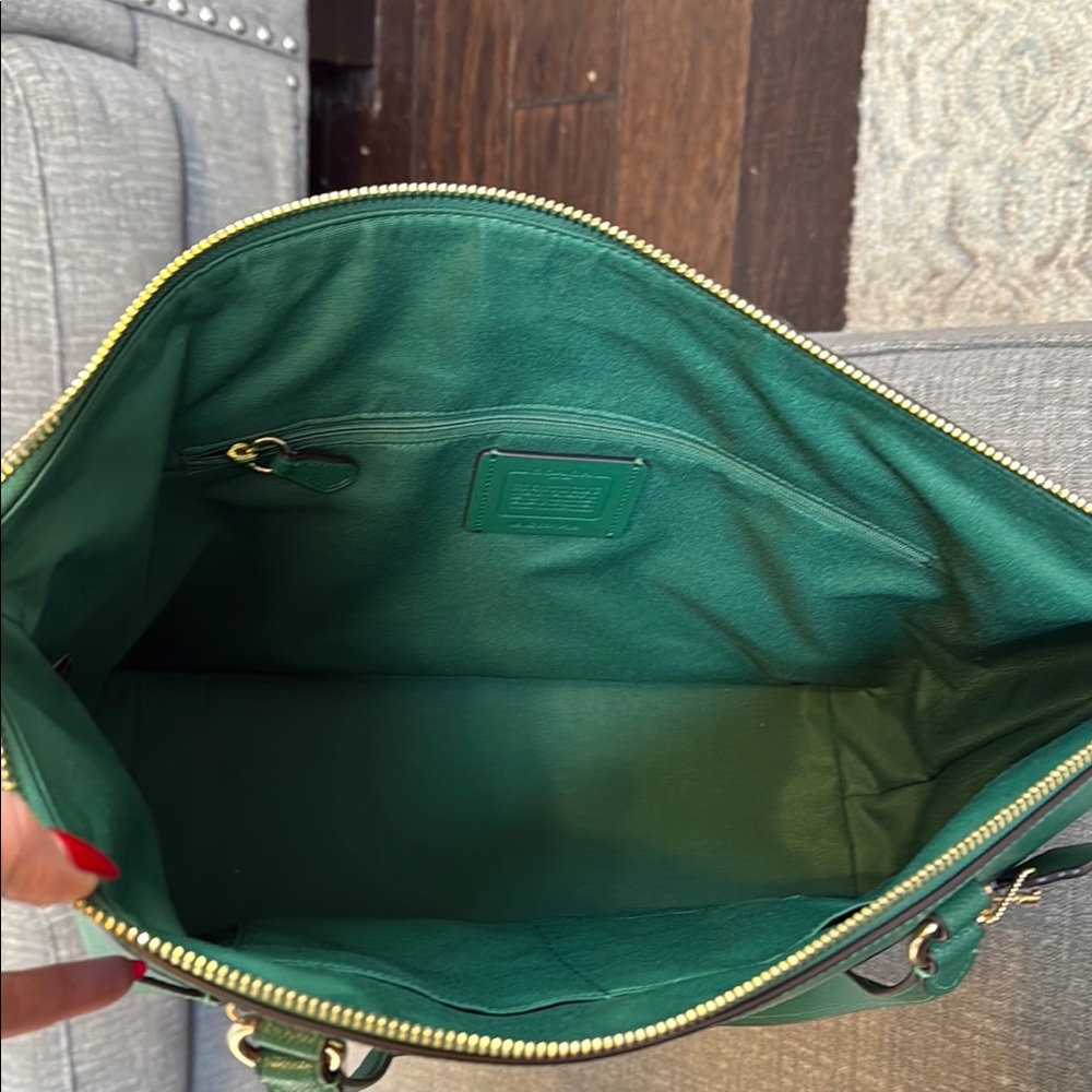 Coach Gallery Tote Green - Picture 11 of 12